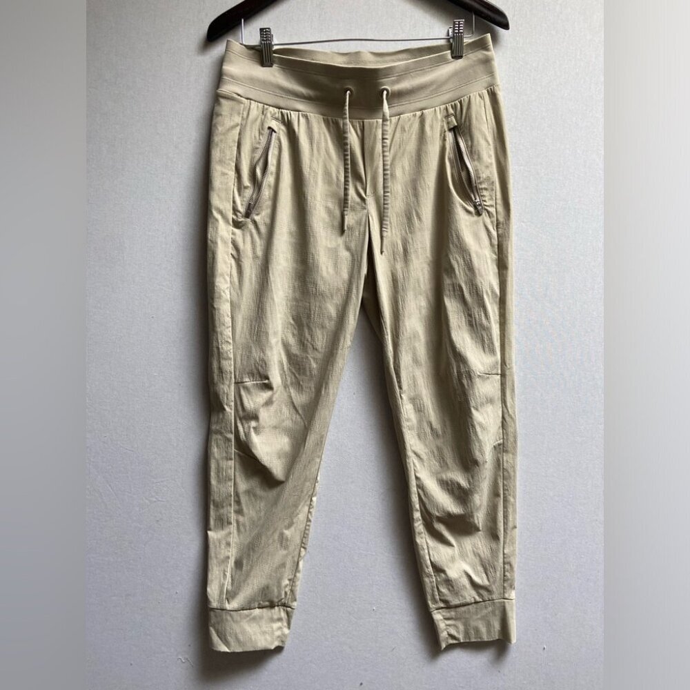 EUC Athleta Tan Jogger pants